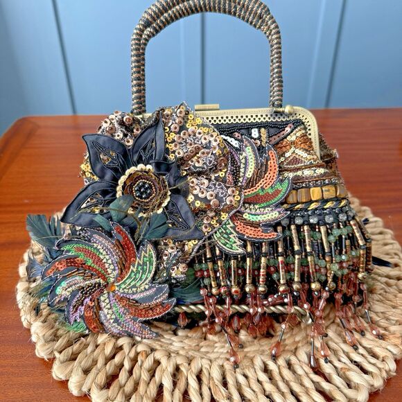 Chicos  Embellished Floral Clutch /Handbag‎ Beads, Sequins, Feathers Vintage - Picture 2 of 12